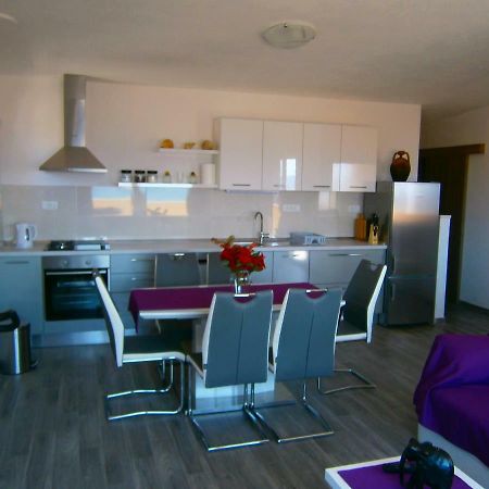 Apartment Willy Komiža المظهر الخارجي الصورة