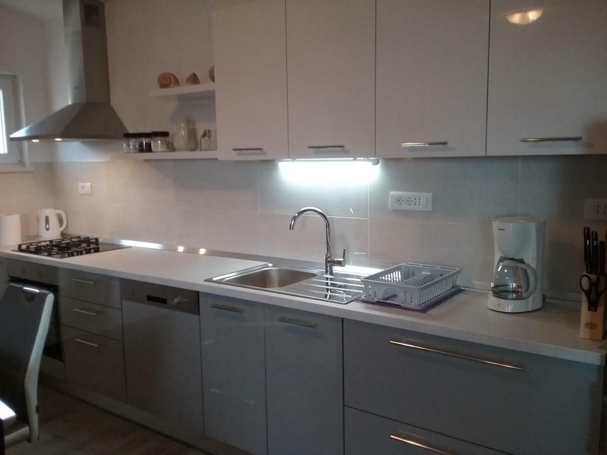 Apartment Willy Komiža المظهر الخارجي الصورة