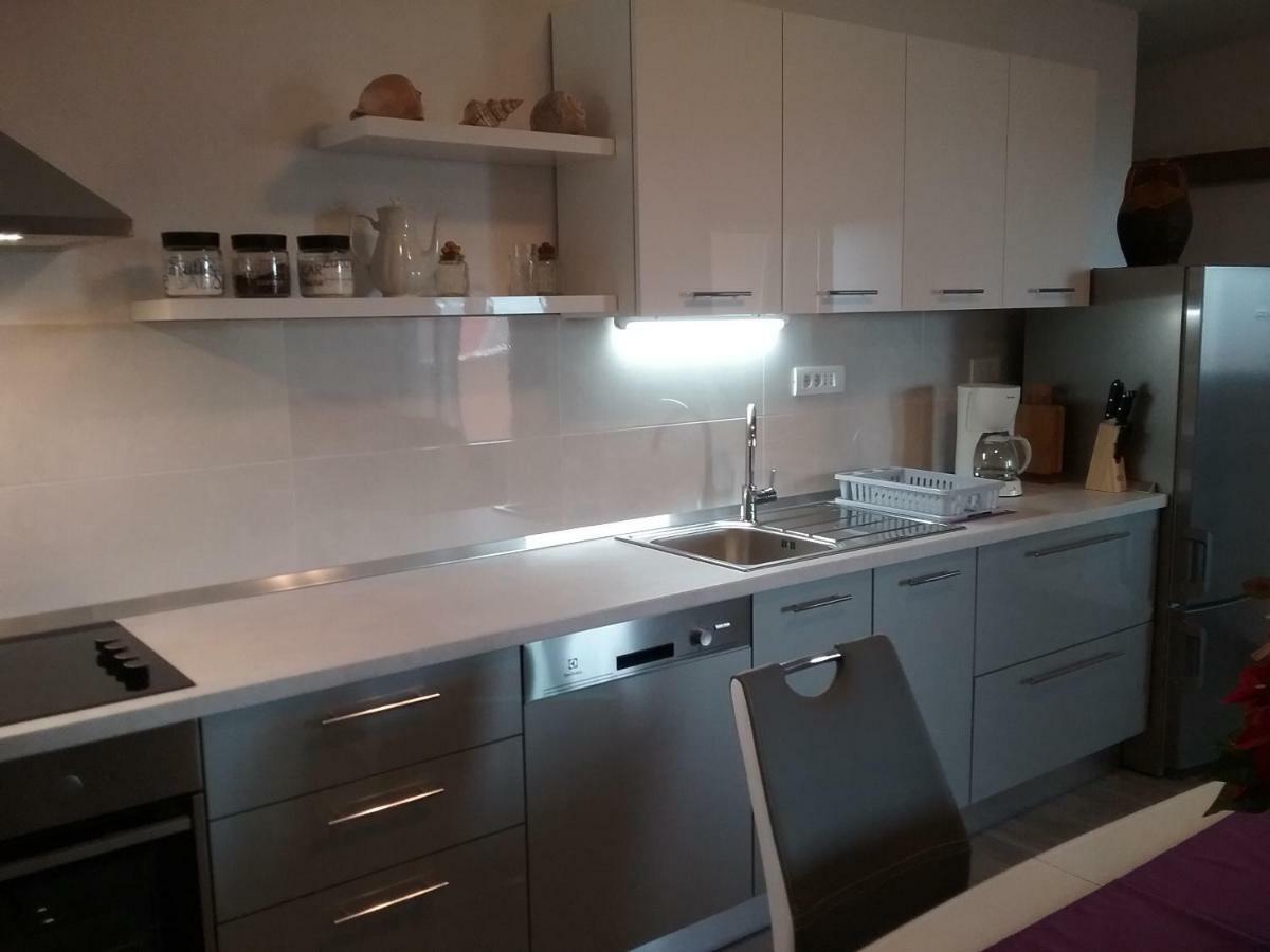 Apartment Willy Komiža المظهر الخارجي الصورة