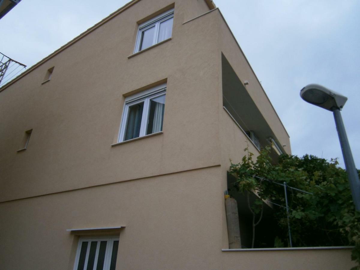 Apartment Willy Komiža المظهر الخارجي الصورة