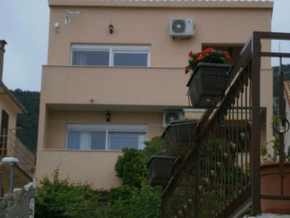 Apartment Willy Komiža المظهر الخارجي الصورة