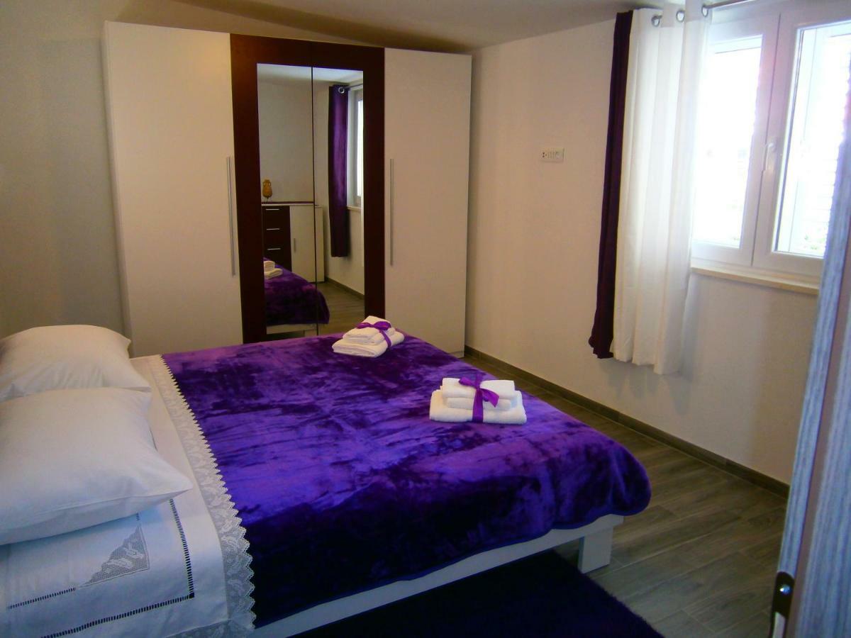 Apartment Willy Komiža المظهر الخارجي الصورة