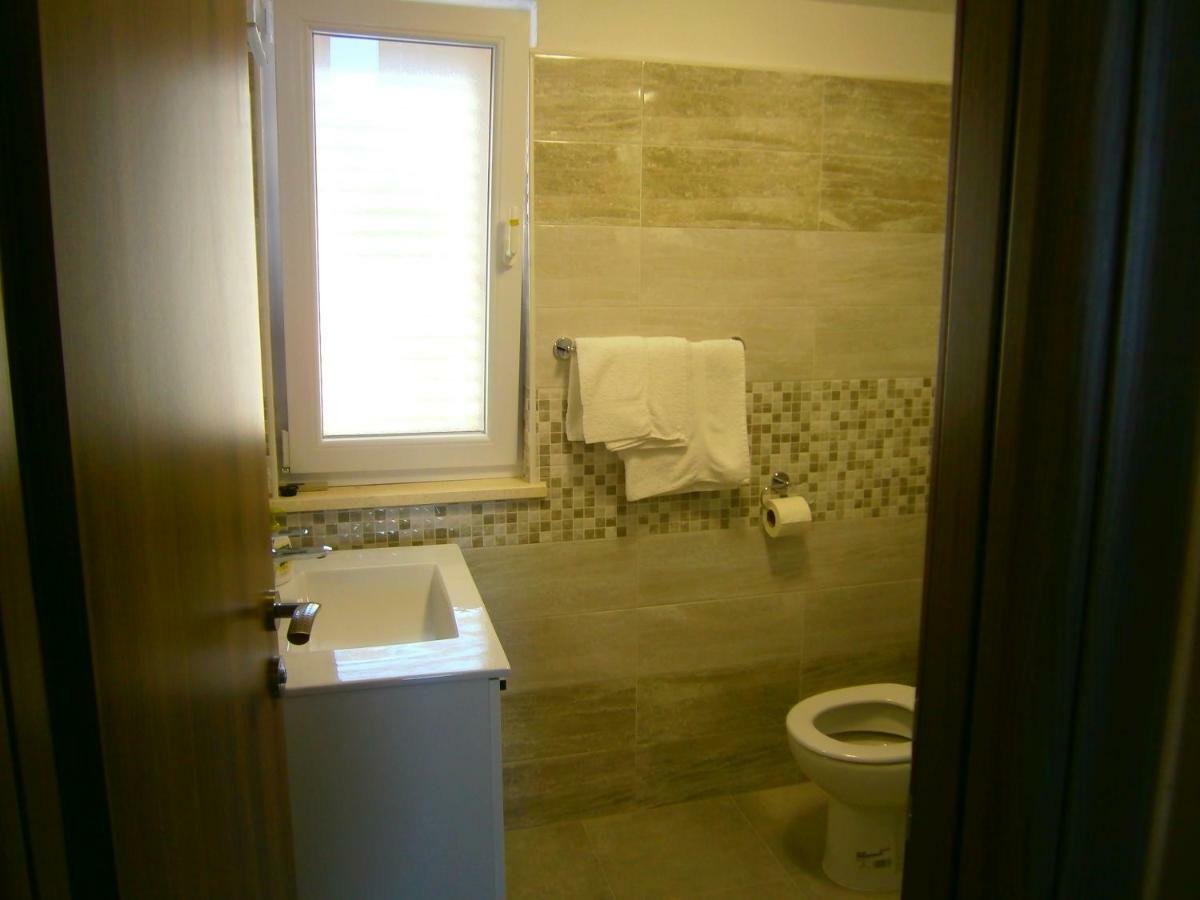 Apartment Willy Komiža المظهر الخارجي الصورة