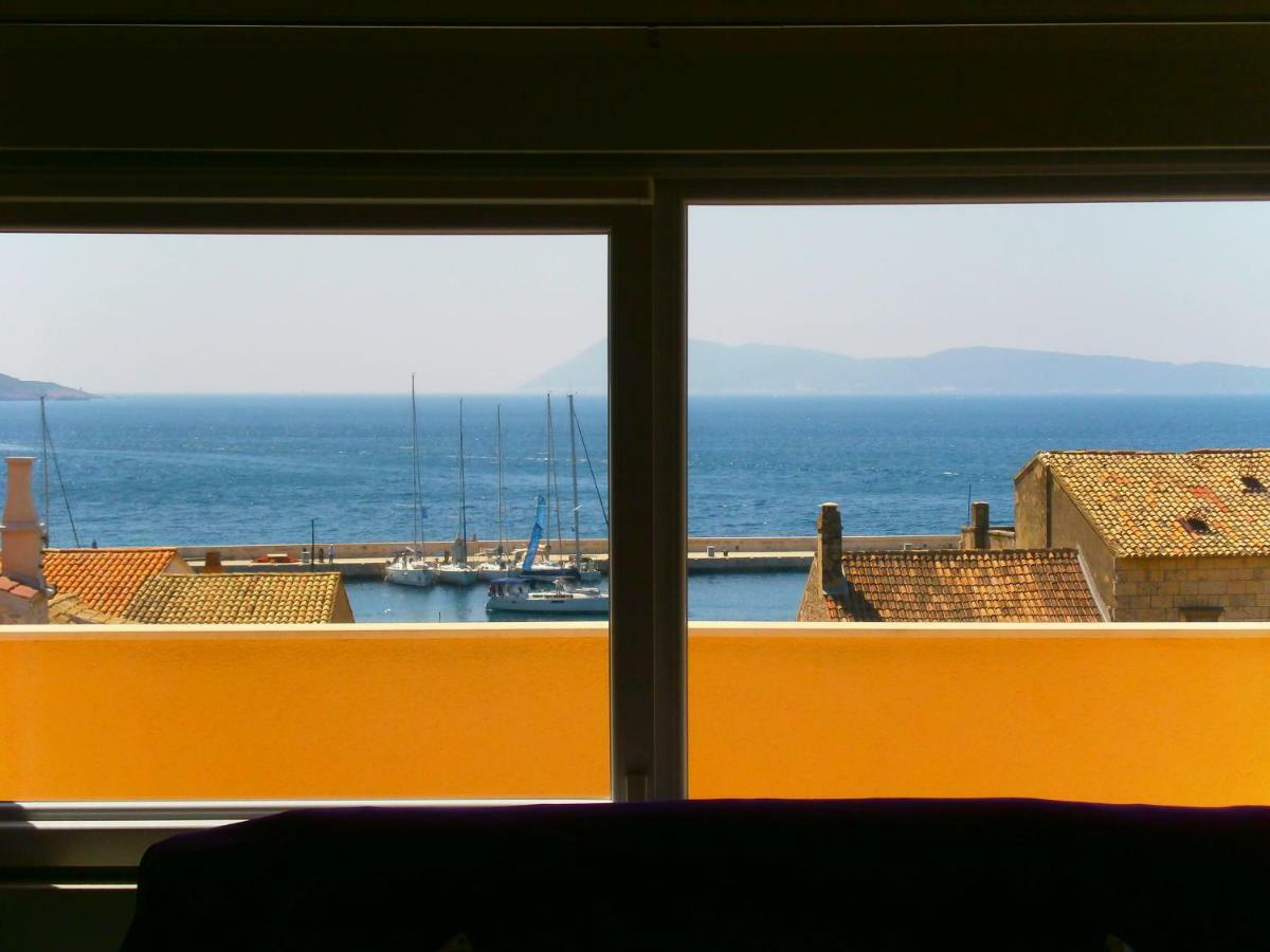 Apartment Willy Komiža المظهر الخارجي الصورة